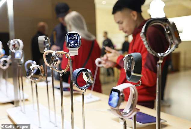 Apple’s $17bn smartwatch rescue mission: Tech giant races to avoid historic ban in the US that could last until 2028