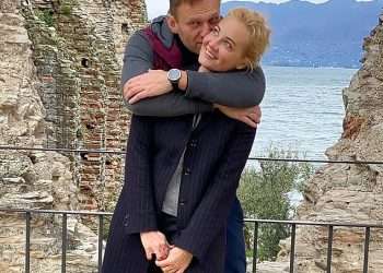 Held down and forced to swallow Novichok… That’s the most likely explanation for the death of the heroic Alexei Navalny, concludes DAVID JONES following a forensic investigation that suggests Putin’s goons were at the scene of the crime