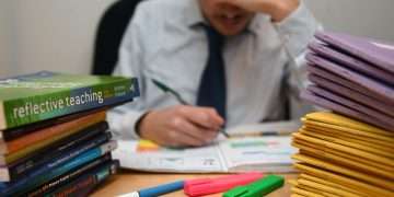 Millions of workers doing unpaid overtime, research shows