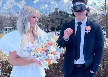 Software engineer wears $3,500 Apple Vision Pro to his WEDDING – and his bride looked disgusted