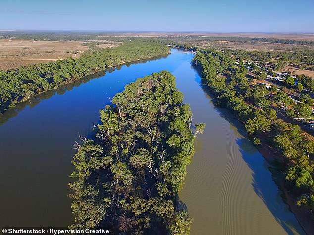 Boat explosion on Murray River sends 16-year-old girl and an elderly man to hospital with ‘serious injuries’