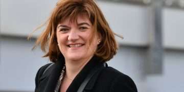 Work experience placements must be reinvented, former education secretaries say