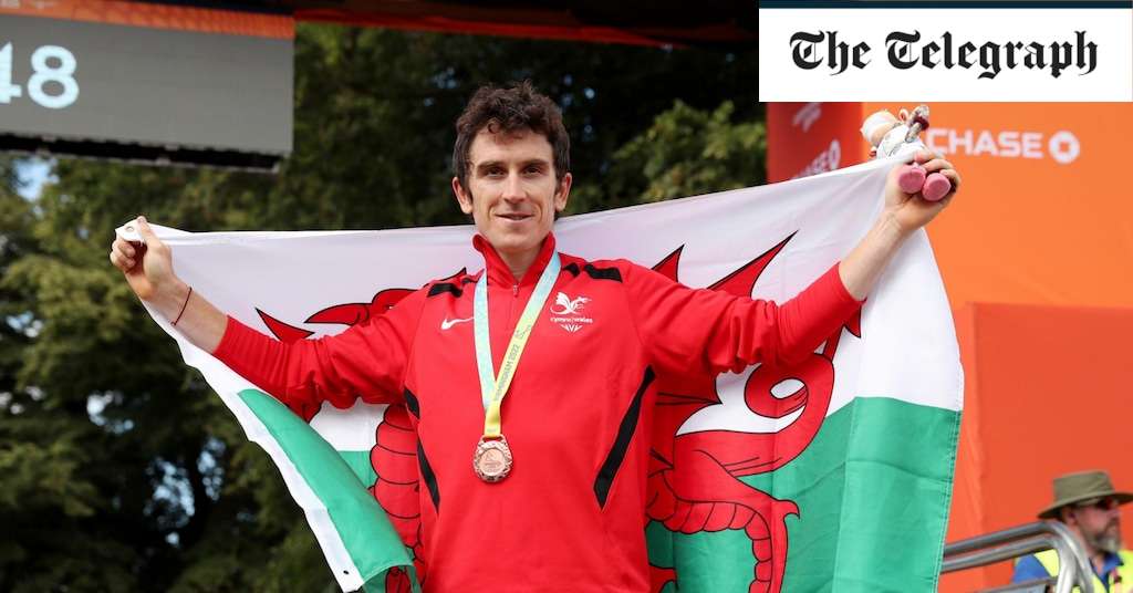 Geraint Thomas wins bronze but early crash costs him gold