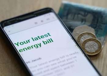 Households urged to submit energy meter readings ahead of price drop