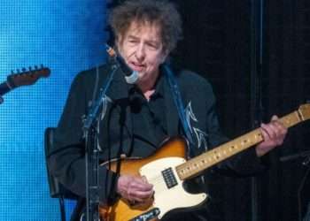 Bob Dylan announces new UK tour – but one major activity has been banned | Celebrity News | Showbiz & TV