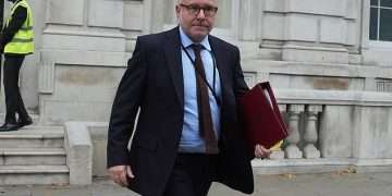 Keir Starmer’s top legal adviser intervenes in tense row over the UK continuing to sell arms to Israel