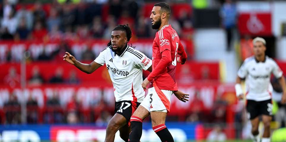 Man United 0-0 Fulham – Premier League: Live score, team news and updates as Bruno Fernandes is denied twice by Bernd Leno as Red Devils grow into Old Trafford curtain-raiser after a bright start by the visitors