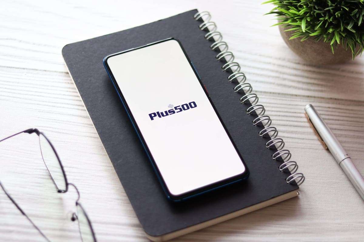 Plus500 hikes profit forecast amid record number of new retail customers