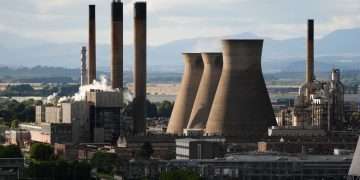 Government must be ‘forced to act’ to save Grangemouth refinery, union says