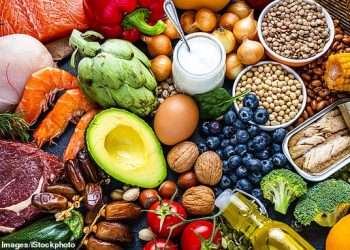 Top dementia expert reveals the two popular diets that really can stop Alzheimer’s before it strikes, according to science