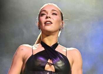 Becky Hill makes Wembley debut history as sold-out crowd left sobbing | Celebrity News | Showbiz & TV