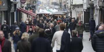 Christmas Eve boost for retailers after shoppers last-minute spree