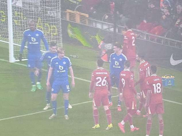 Liverpool accused of copying Arsenal’s corner routine during win over Leicester but unimpressed Gunners fans say they ‘made it look impossible to score’
