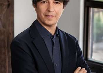 Longevity expert reveals intriguing eating habit of people who live to 100 – and why you should follow suit