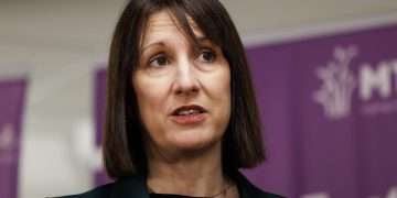 Mortgages ‘to rise’ after Pound hits year low and borrowing costs soar in treble blow to Rachel Reeves