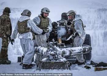 Ex-NATO commander says 30,000 Brits a year should be conscripted to boost Britain’s depleted Army – as ex-defence chief warns UK is ‘massively vulnerable’ to a Russian onslaught