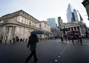 Bank of England leaves its interest rate unchanged at 4.5%