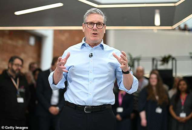 Starmer abolishes NHS England and condemns it as the ‘world’s largest quango’ as he declares war on the ‘flabby, unfocused and over-cautious’ state