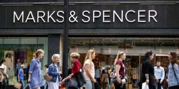 M&S shoppers ‘queue outside stores’ for £8.50 Dubai-style chocolate