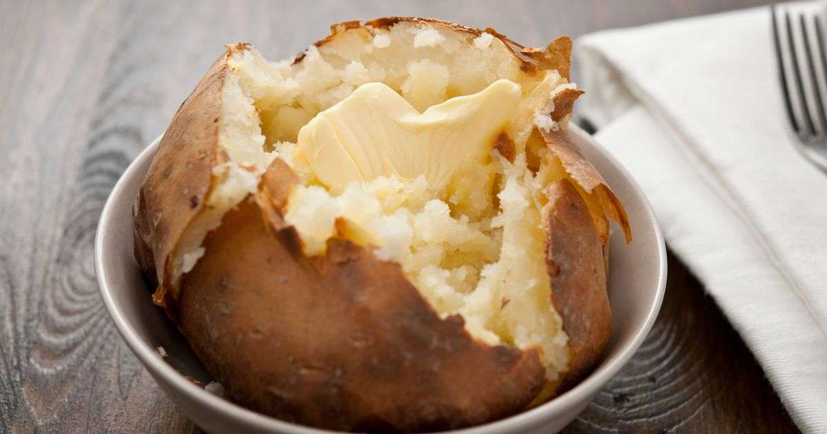 Man’s ‘life changing’ jacket potato trick cooks them in 10 minutes with no oven