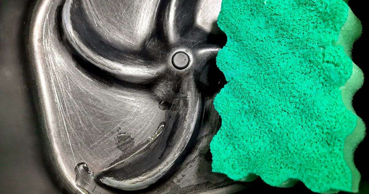 Air fryer grease will wipe away in 3 minutes if you ditch vinegar for 1 household item