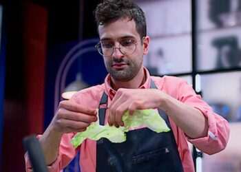 American Netflix star tries UK snacks for first time and one is the best