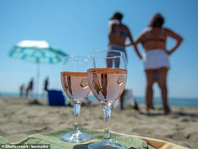 Tourist is charged £1,200 for two drinks and a packet of crisps in Mexico