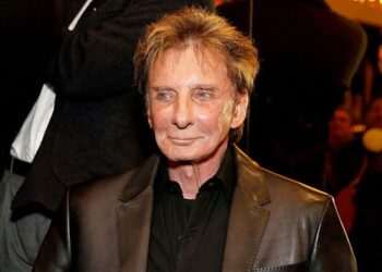 Music legend makes heartbreaking career announcement after six decades | Celebrity News | Showbiz & TV