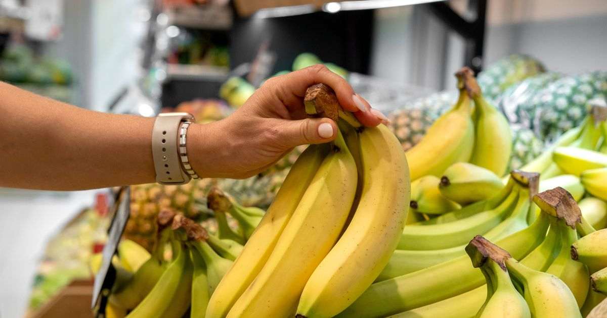 Simple hack using kitchen item will stop bananas from going brown too quickly