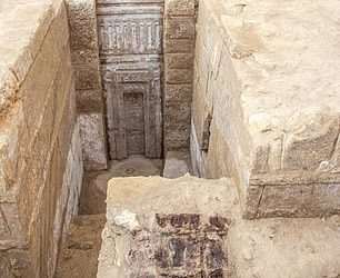 Archaeologists amazed to discover an ancient ‘door to the afterlife’ in the tomb of an Egyptian prince