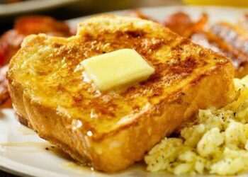 Chef’s easy hack for making French toast without using a frying pan