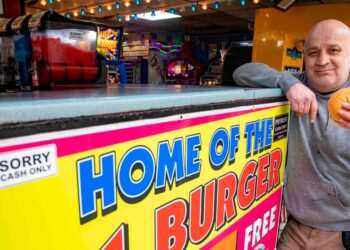 ‘I tasted Blackpool’s famous £1 burger and one thing left me shocked’