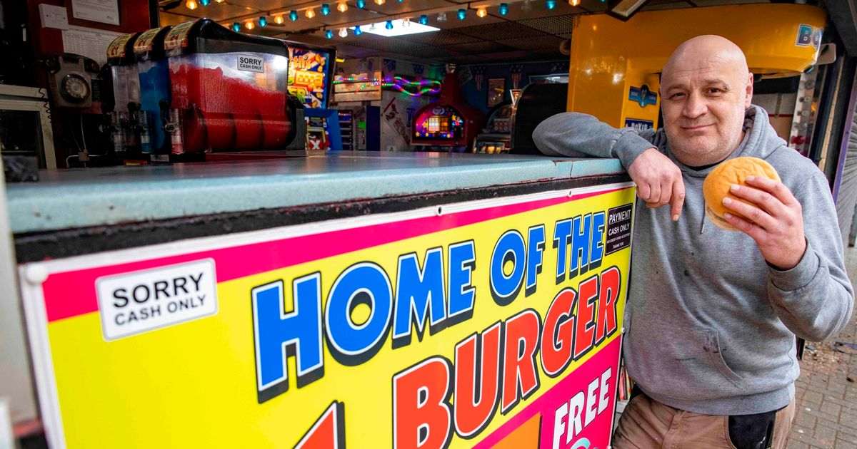 ‘I tasted Blackpool’s famous £1 burger and one thing left me shocked’