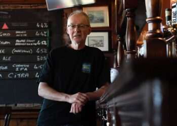 I went to no-nonsense seaside pub with no TV and no food where 1 type of person isn’t welcome