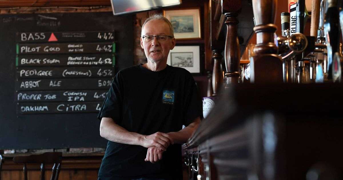 I went to no-nonsense seaside pub with no TV and no food where 1 type of person isn’t welcome