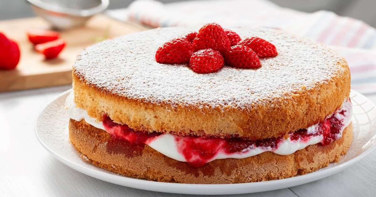 Mary Berry’s ‘tasty’ Victoria sponge recipe is so ‘easy’ to make with six ingredients