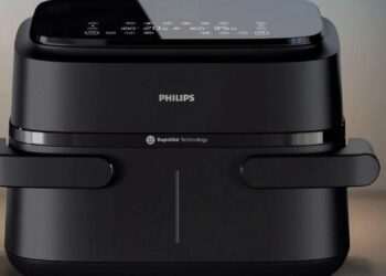 Philips flexi draw air fryer that makes food ‘ridiculously crispy’ drops from £160 to £90