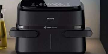 Philips flexi draw air fryer that makes food ‘ridiculously crispy’ drops from £160 to £90