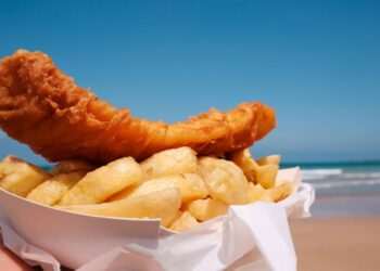 American in UK tries fish and chips but is told they’ve ‘made a mistake’