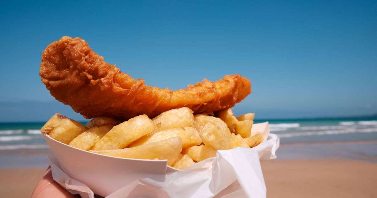 American in UK tries fish and chips but is told they’ve ‘made a mistake’