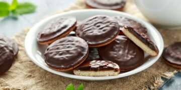 Home Bargains’ £4.50 box filled with ‘misfit’ Jaffa Cakes