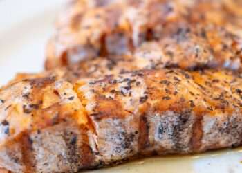 Cook Mary Berry’s easy salmon traybake that’s ‘full of flavour’ in just 25 minutes