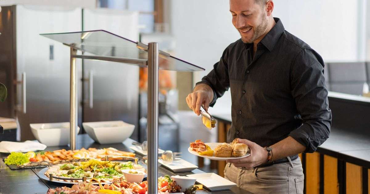Foodie tries ‘best hotel buffet in England’ to see if it’s as good as Netflix shows