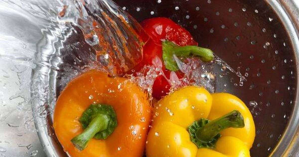 Peppers will stay fresh for 4 weeks if you use one kitchen item to store them
