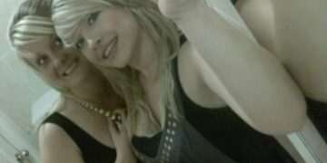 Teenage girl faced with leg amputation after doctors dismissed rare cancer tumour as ‘muscle ache’