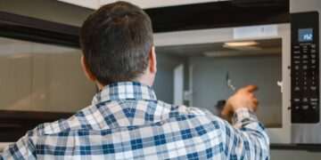 Pressing little-known button on microwave will make food cook perfectly