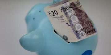 Any salary sacrifice clampdown ‘would hit pension savers, firms and economy’