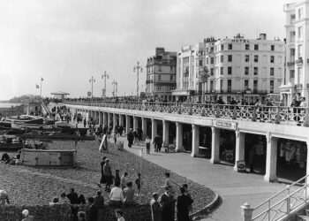 James Bond actor Steven Berkoff explains why he still holidays in Brighton – despite it being ‘tatty’