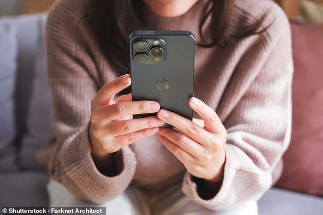 Apple issues warning to all 1.8bn iPhone users over ‘extremely sophisticated attack’