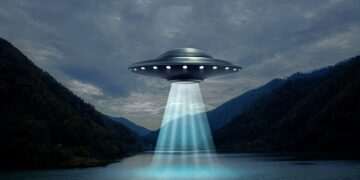 UFO expert reveals why you’re more likely to see an ‘alien’ over Christmas